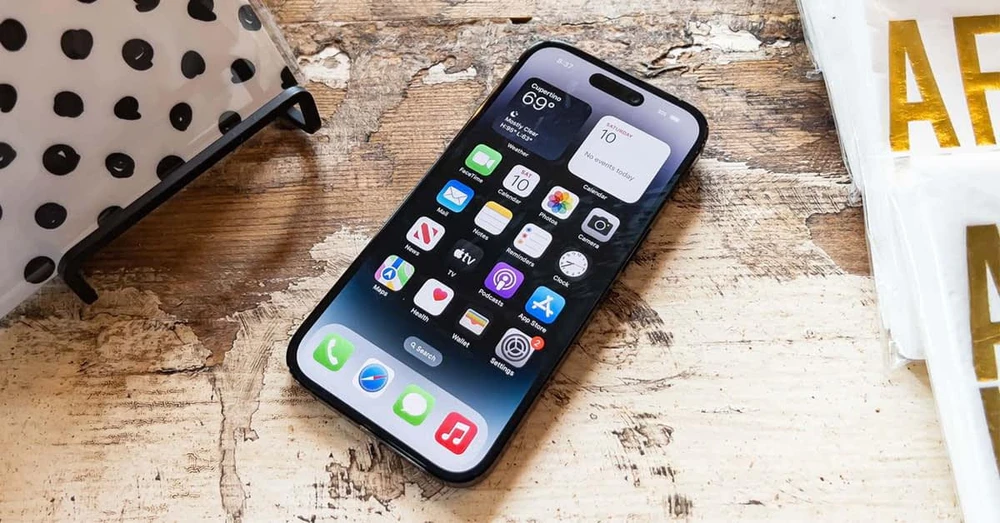 IPhone 14 khoá mạng bất ngờ tăng giá, hàng chính hãng tiếp tục thủng đáy