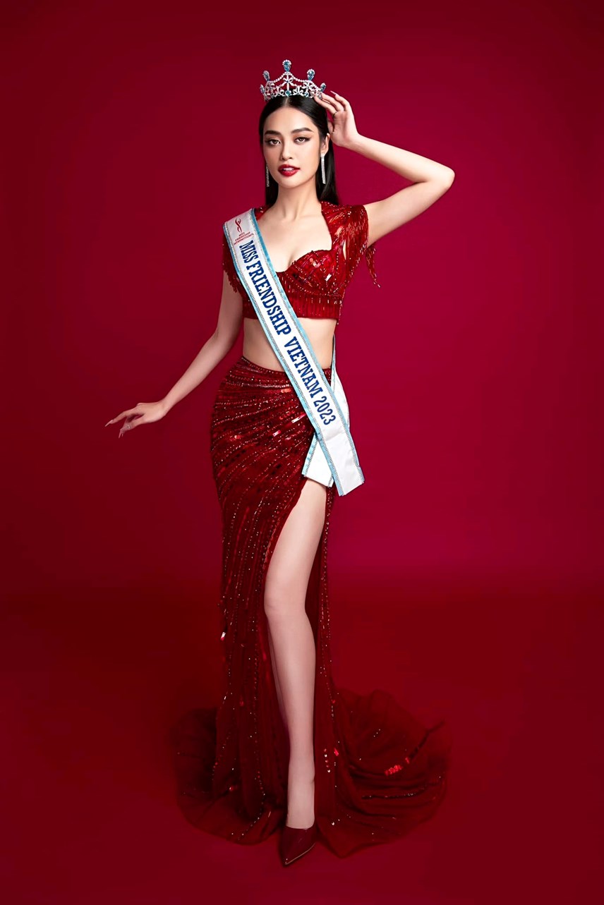 Nông Thúy Hằng giành ngôi vị Á hậu 2 Hoa hậu Hữu nghị Quốc tế 2023