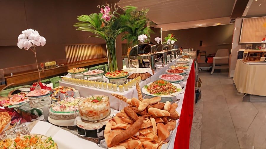 Đi tiệc buffet người khôn ngoan luôn tránh 4 món đắt tiền nhất này, ai không biết thật nguy hại